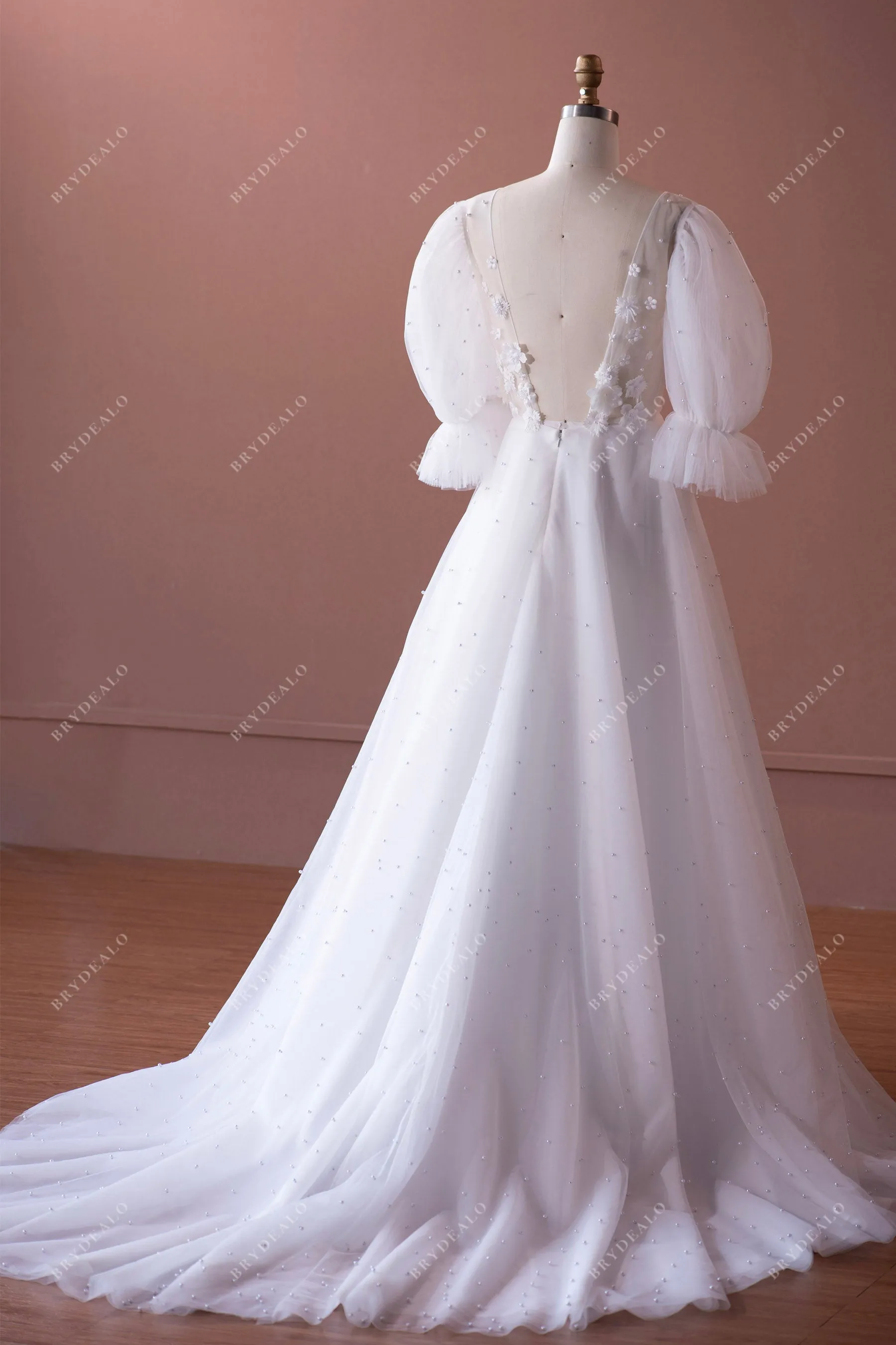 Bubble Sleeve Handmade Flower Pearl Tulle A-line Wedding Dress