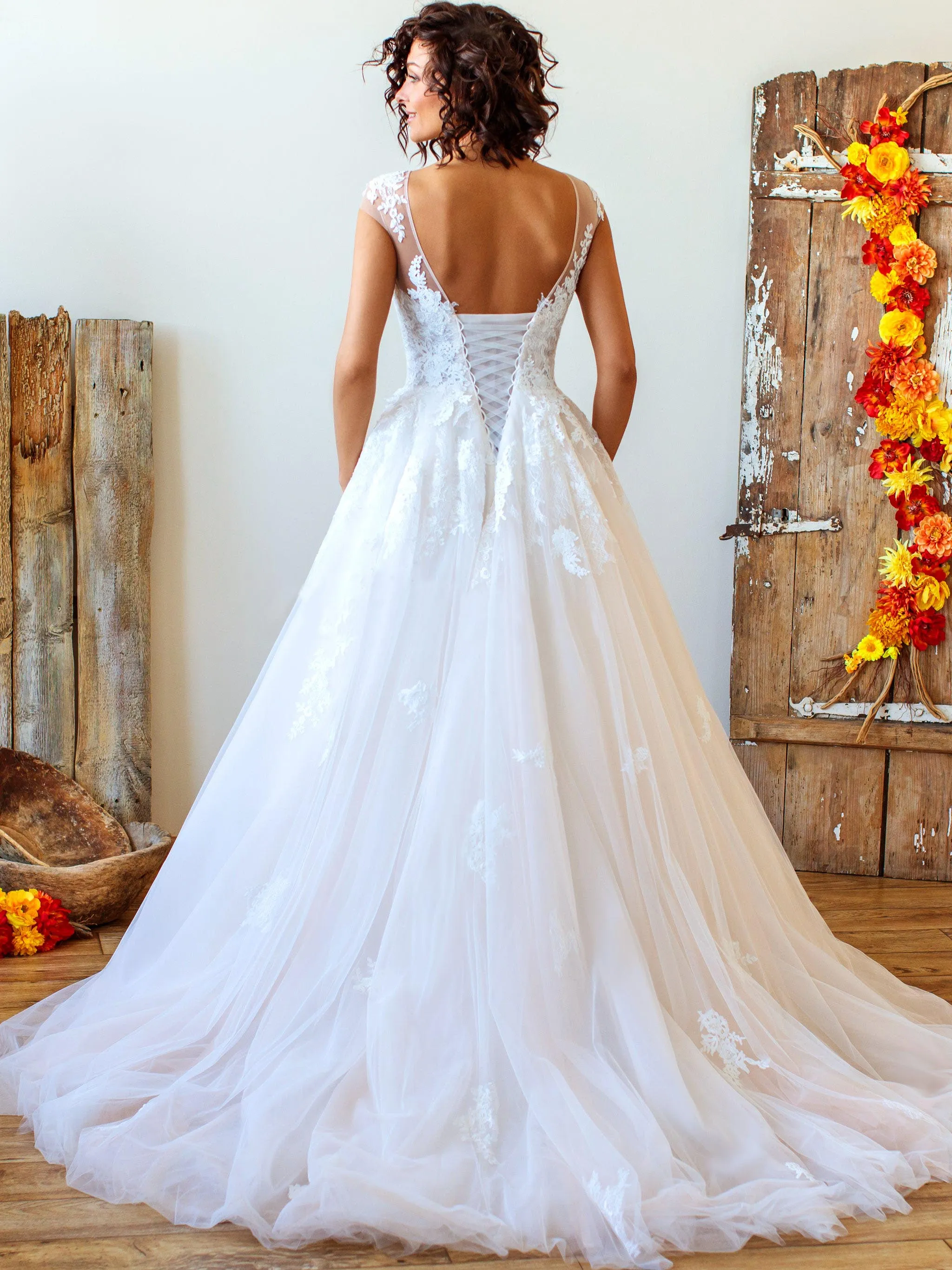 Cap Sleeve Illusion Neck Designer Lace Tulle Wedding Ball Gown