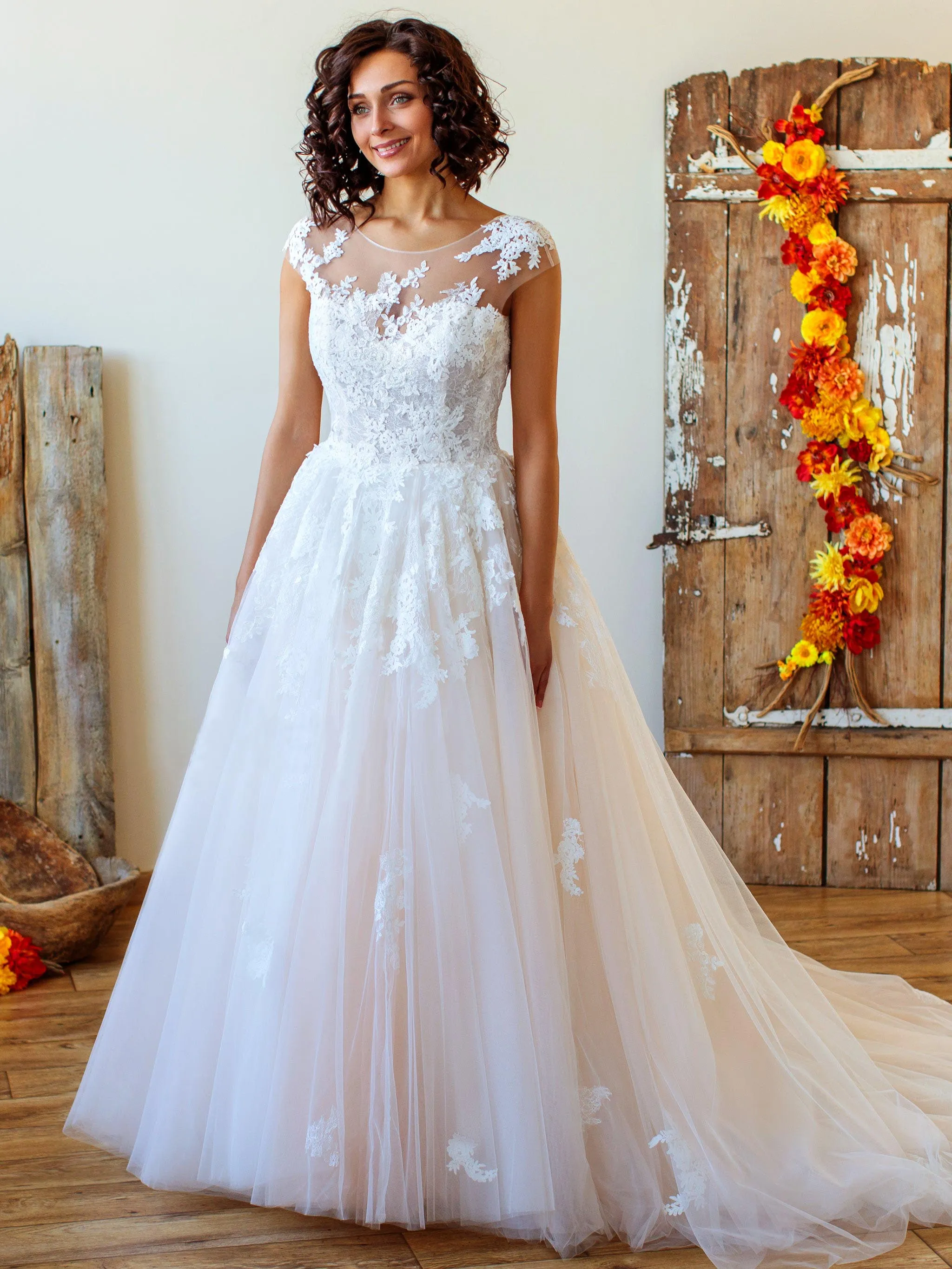 Cap Sleeve Illusion Neck Designer Lace Tulle Wedding Ball Gown