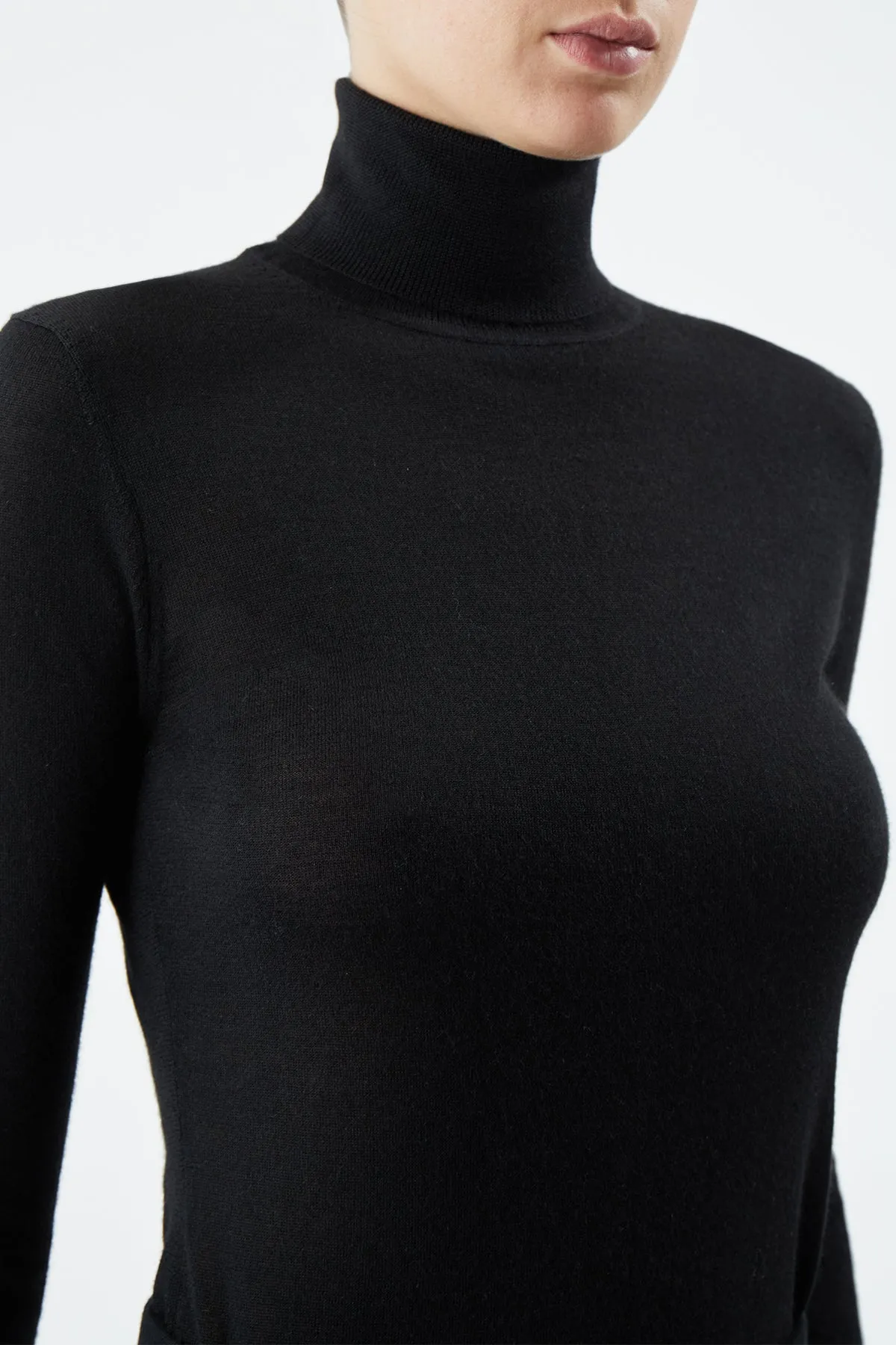 Costa Knit Turtleneck in Black Cashmere Silk