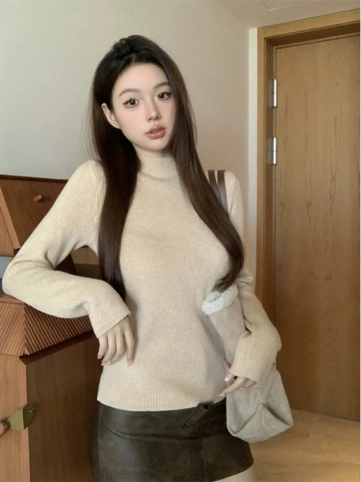 Fleece and thickened semi-turtleneck knitwear sweater