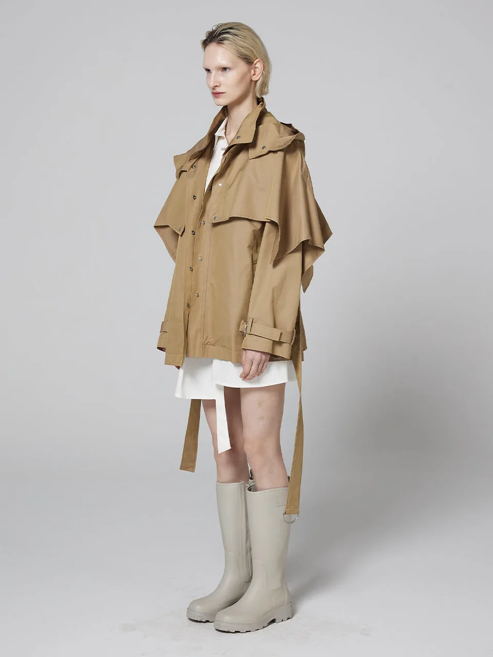 Short trench coat