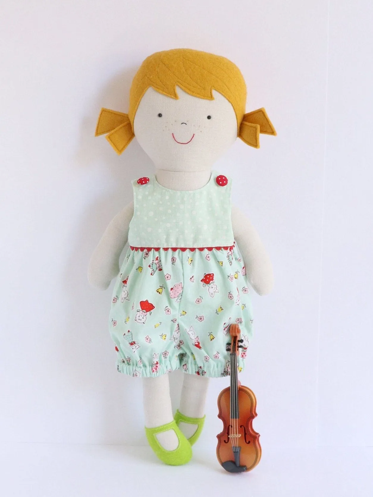 Tilly: Large doll with clothes sewing pattern